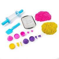 Kinetic Sand Bake Shoppe Playset with 1lb of Kinetic Sand and 16 Tools and Molds for Ages 3 and up