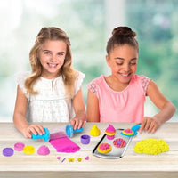 Kinetic Sand Bake Shoppe Playset with 1lb of Kinetic Sand and 16 Tools and Molds for Ages 3 and up