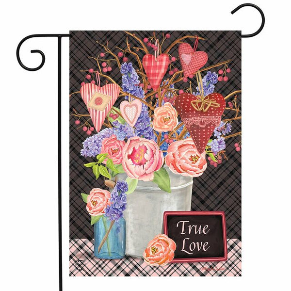 Flowers and Hearts Valenti ne's Day Garden Flag